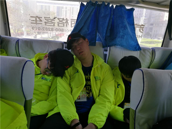 8 上了车已经是精疲力尽 (2).jpg 8 上了车已经是精疲力尽 (2).jpg