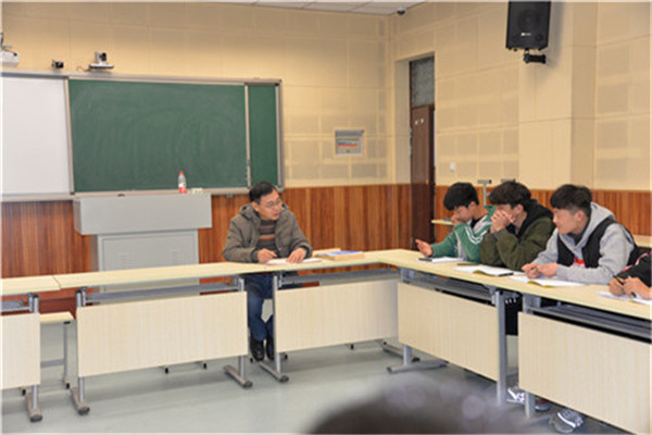 分层次座谈 学生组2_副本_副本.jpg