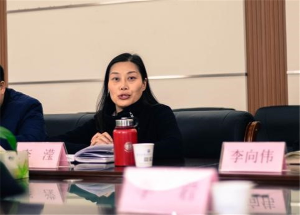 2教学校长李滢做重要讲话.jpg 2教学校长李滢做重要讲话.jpg