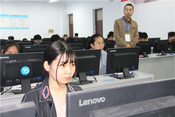 5 计算机平面设计赛项选手.jpg