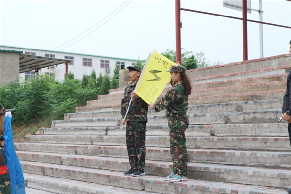 闪电队闪亮登场.jpg 闪电队闪亮登场.jpg