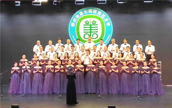 1合唱比赛进行中.jpg 1合唱比赛进行中.jpg