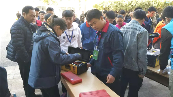 5选手检录入场.jpg 5选手检录入场.jpg