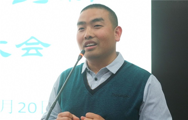 9政教处赫老师做总结.jpg 9政教处赫老师做总结.jpg