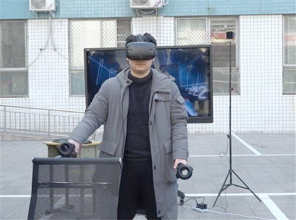 2VR实训设备走出实训室.jpg 2VR实训设备走出实训室.jpg