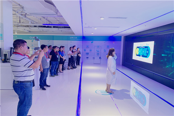 参观西门子成都智能创新中心2.jpg