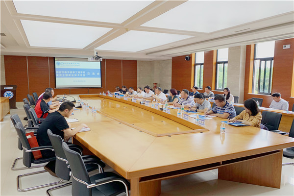 与重庆工程职业学院领导座谈.jpg