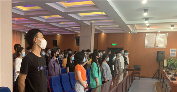 3-图片2奏唱国歌.jpg 3-图片2奏唱国歌.jpg