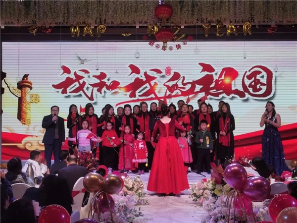 18 信息技术系:大合唱《我和我的祖国》.jpg