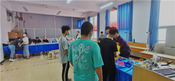 8 选手报到处.jpg