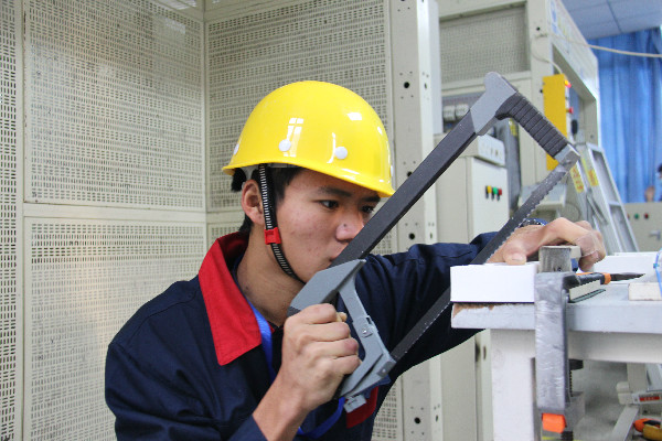 6beiyong zanmenxuexiaodianqisaixiangxuanshoutexie1.jpg