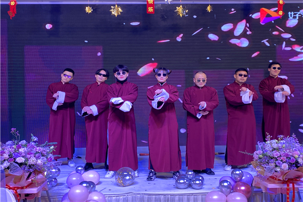 3 信息技术系 舞蹈串烧 《笑傲江湖》4_副本.jpg