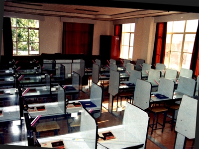 学校的第一个现代化语音室（2000年）