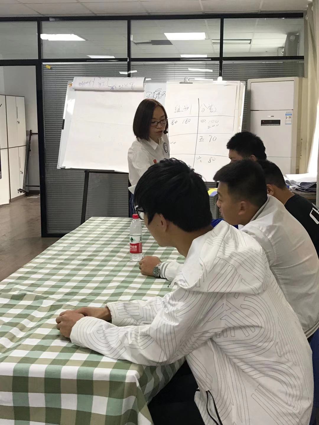 645772366.jpg 645772366.jpg